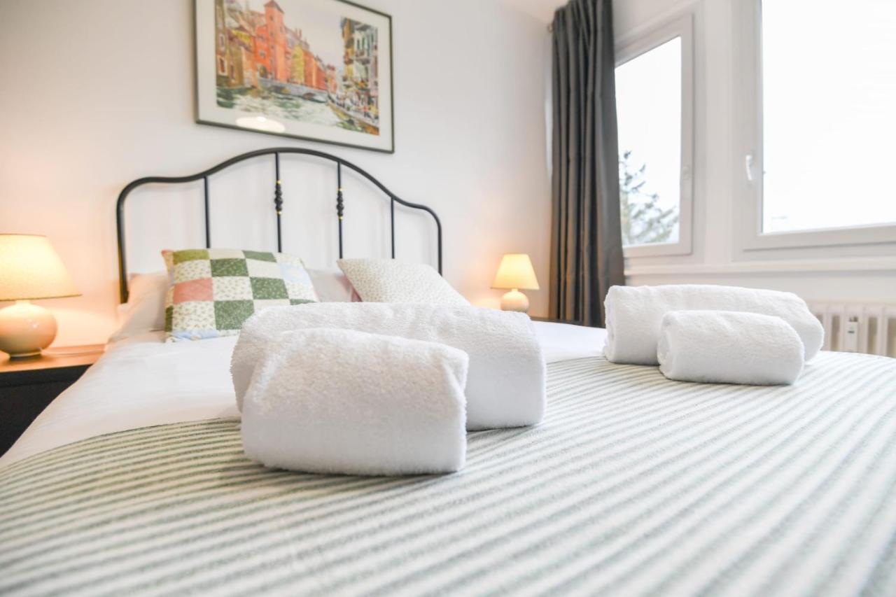 Nice Apartment With Balcony Very Close To The City Center Annecy Esterno foto